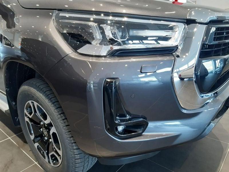 Toyota Hilux 2.4 D-4D A/T 4WD 4 porte Double Cab Executive