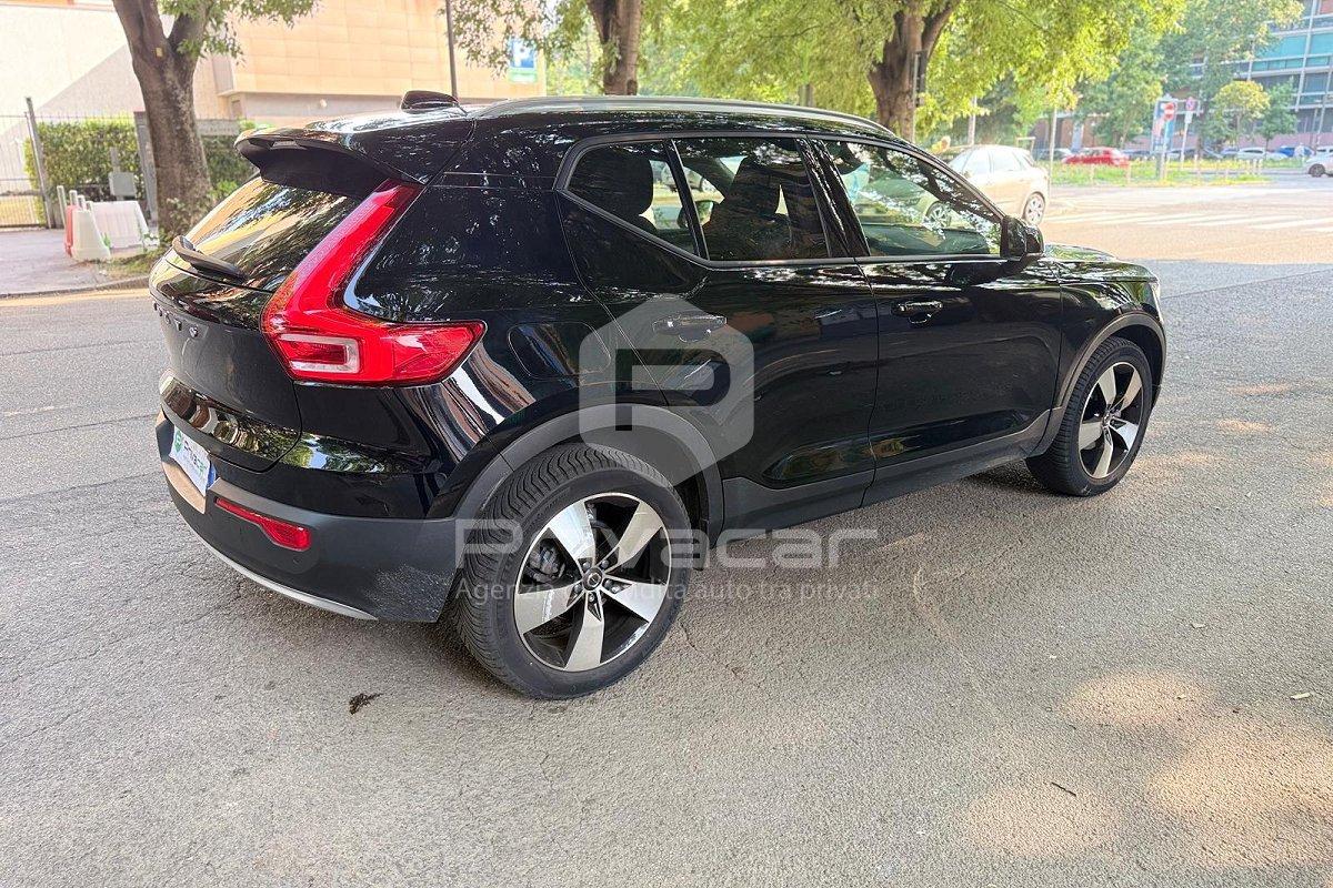 VOLVO XC40 T3 Geartronic Momentum Pro
