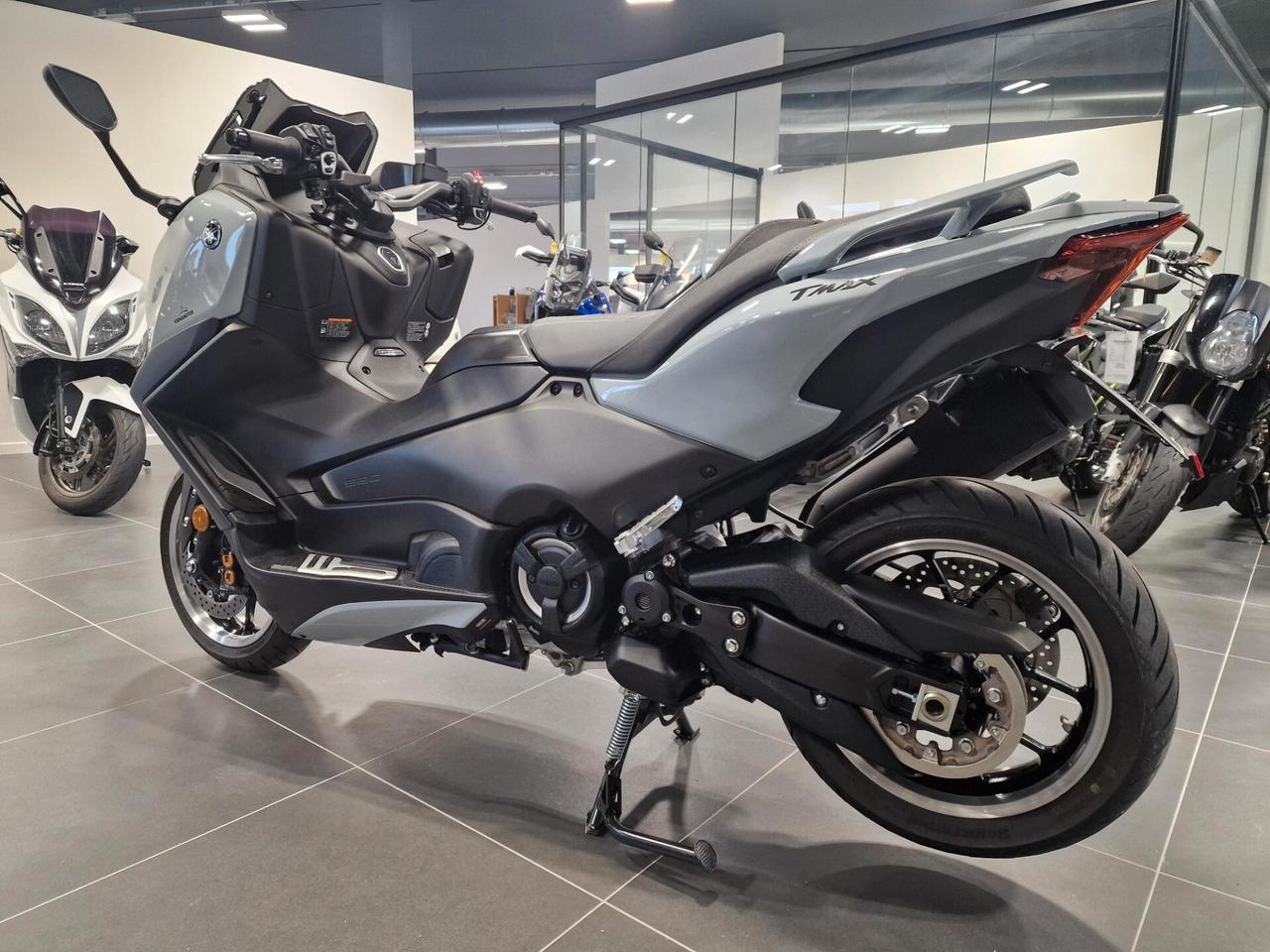 Yamaha T-Max 560 TECH MAX 2025