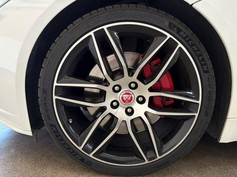 Jaguar F-Type 2.0 i4 300cv auto Chequered Flag
