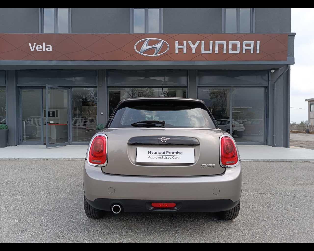 MINI Mini IV F55 2018 5p - Mini 5p 1.5 Cooper Business auto