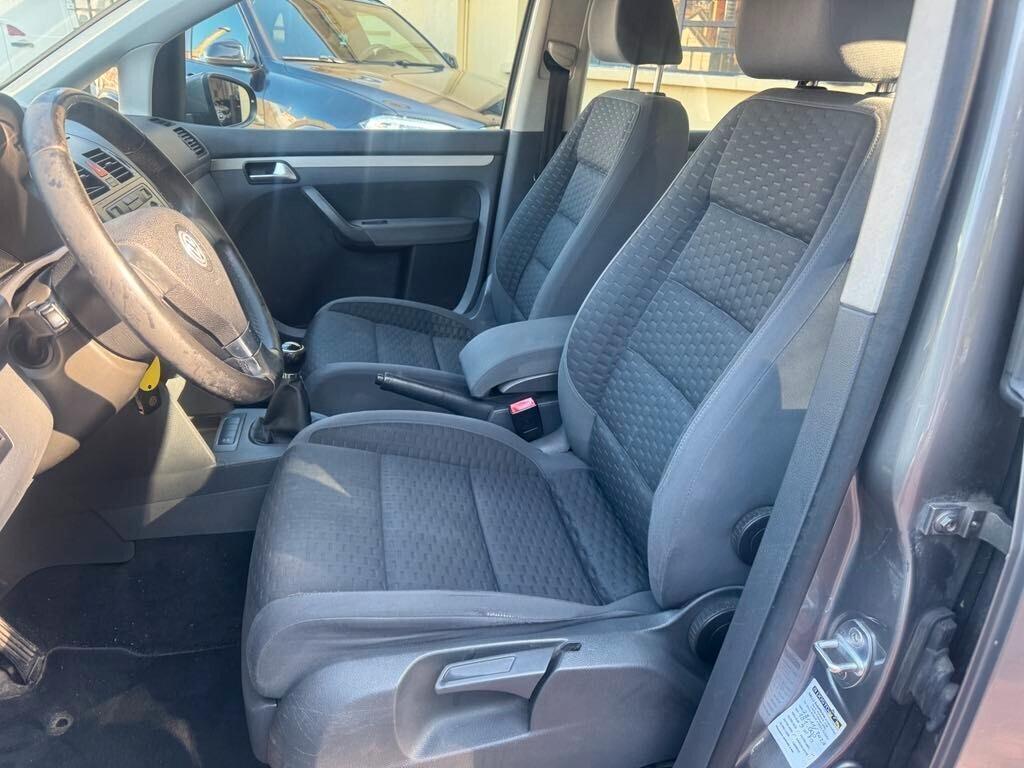 Volkswagen Touran ANNO 2011 1.4 METANO 7 POSTI