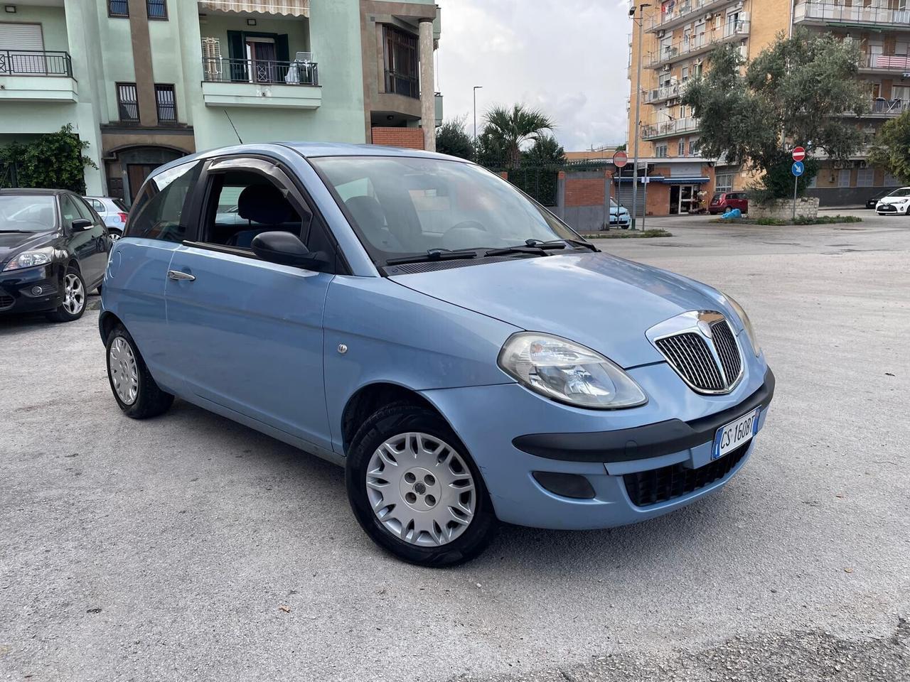 Lancia Ypsilon 1.2 Argento