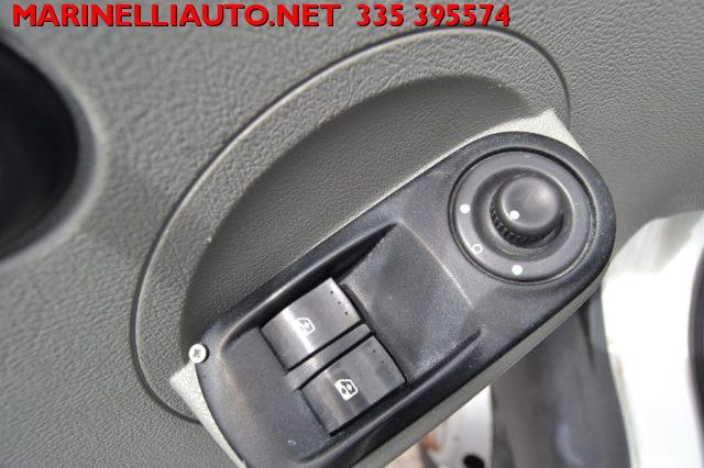 RENAULT Mascott 160.35 7 P. 3.0 CASSONE FISSO CON GRU FASSI F28