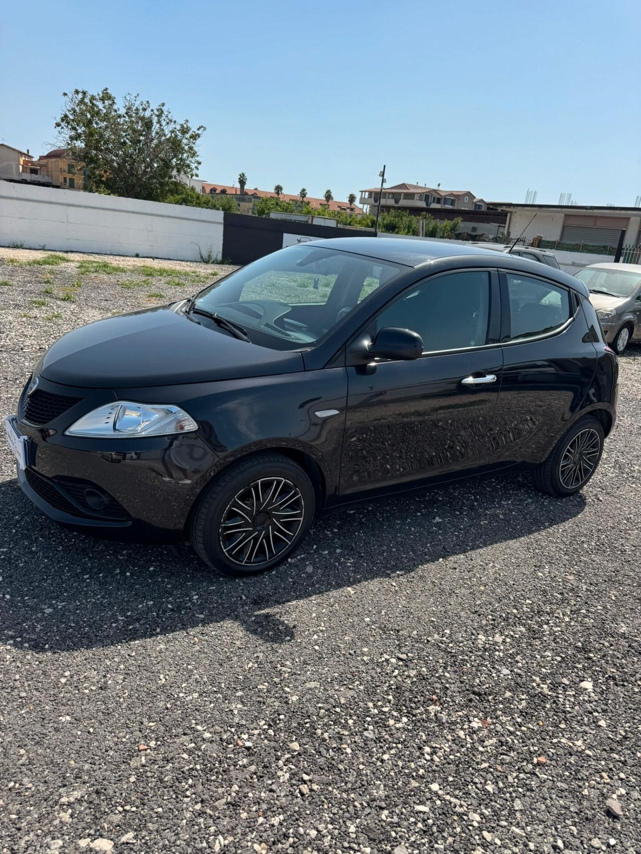 Lancia Ypsilon 1.2 69 CV 5 porte S&S Gold