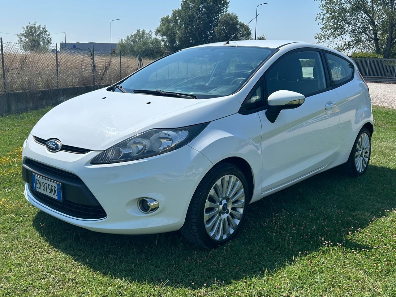 Ford Fiesta 1.4 TDCi 70CV 3 porte Titanium