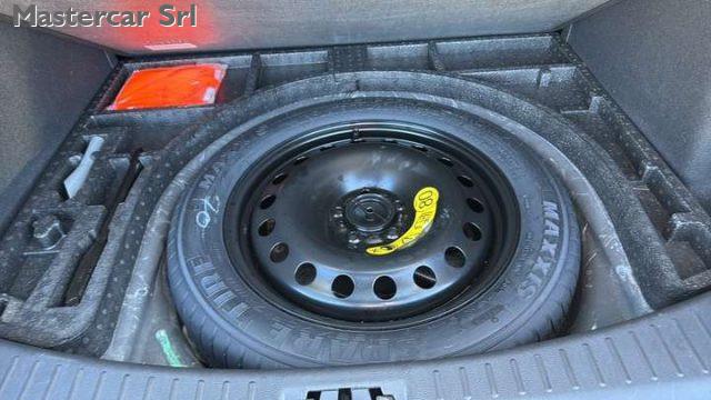 FORD Kuga 1.5 TDCi 120CV AUTOM S&S Business TG : FR704FJ