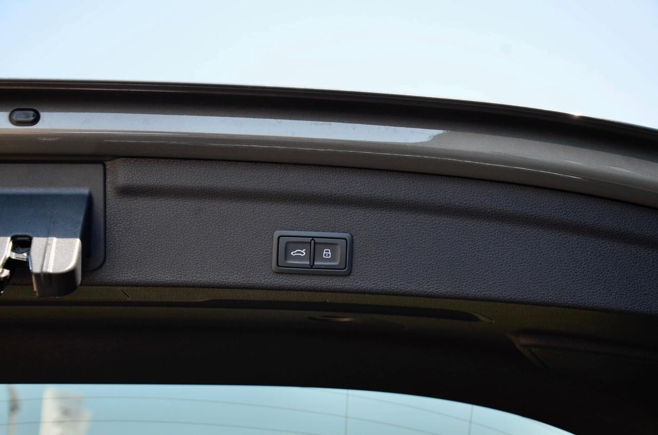 AUDI RSQ3 SPORTBACK 2.5 EDITION 10 YEARS QUATTRO 400cv S-TRONIC, BOLLO E SUPER 4/27, SERVICE AUDI, CARBOCERAMICA, TETTO, SEDILI CARBONIO, MATRIX, HI-FI SONOS, PERMUTE