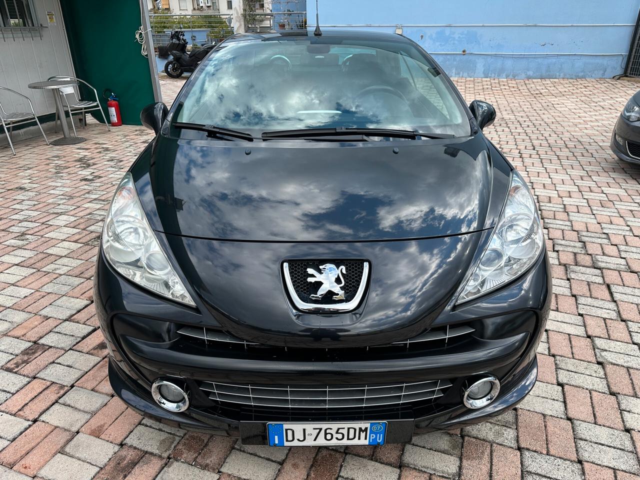Peugeot 207 1.6 VTi 120CV CC Féline