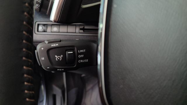 PEUGEOT 3008 1.5 BlueHDi 130 EAT8 Allure Pack *PREZZO REALE*