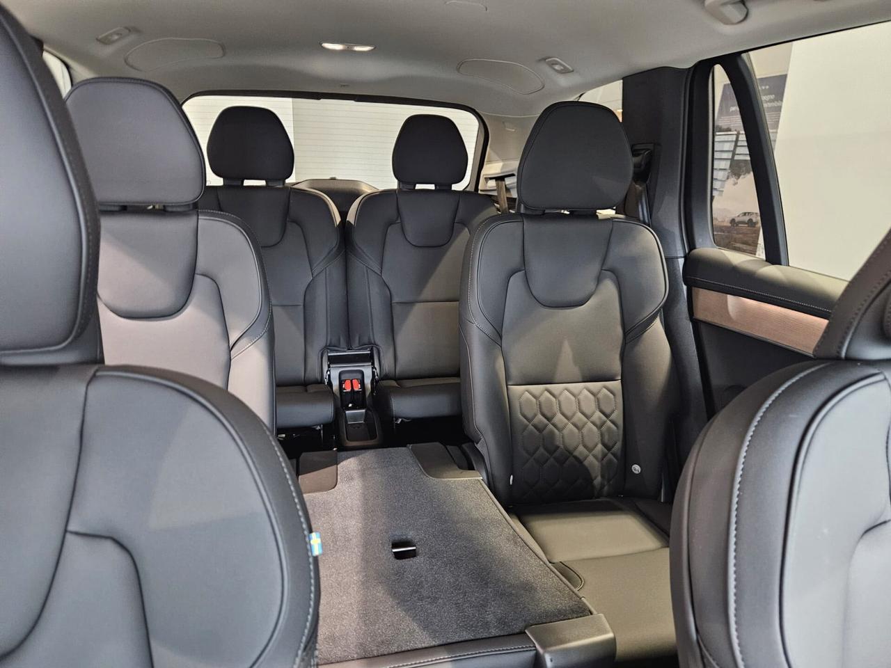 Volvo XC 90 T8 AWD automatico 7 posti PLUS DARK