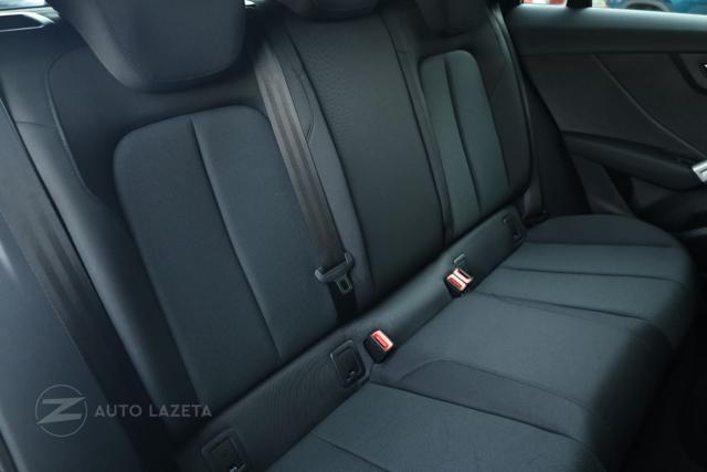 AUDI Q2 30 TFSI Business Advanced