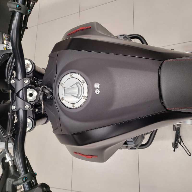 Moto Guzzi V85 Strada - 2025