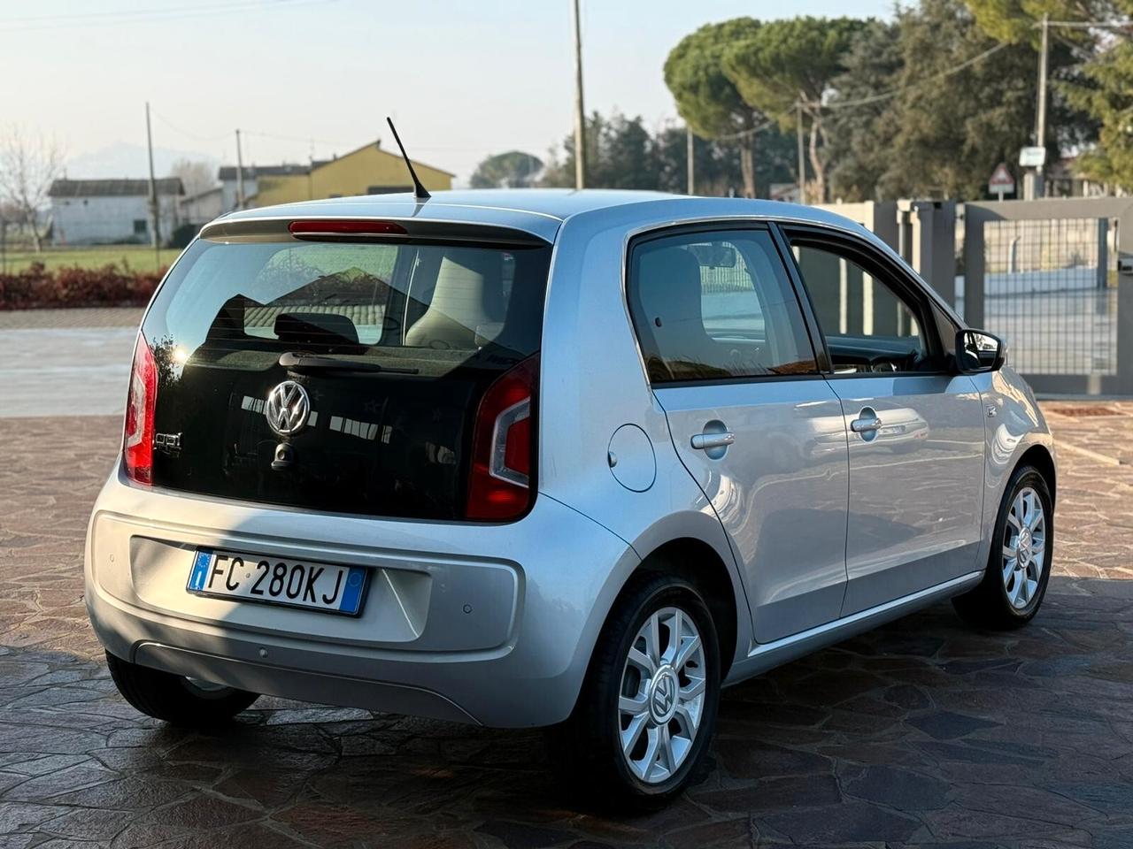 Volkswagen up! 1.0 75 cv
