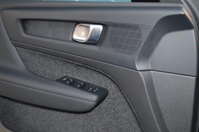 VOLVO XC40 T2 automatico Essential