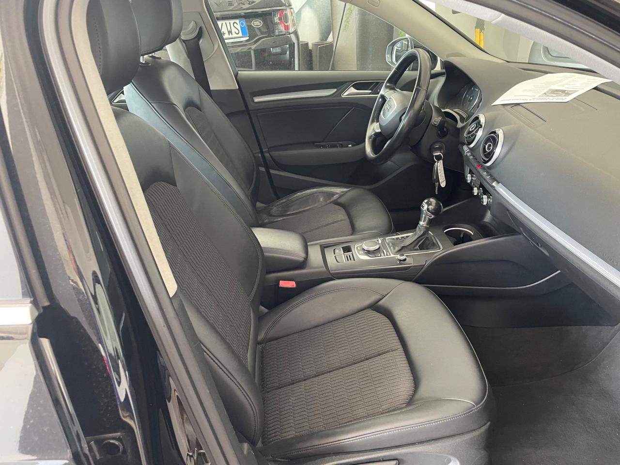 Audi A3 Sedan 1.6 TDI clean diesel S tronic Ambiente