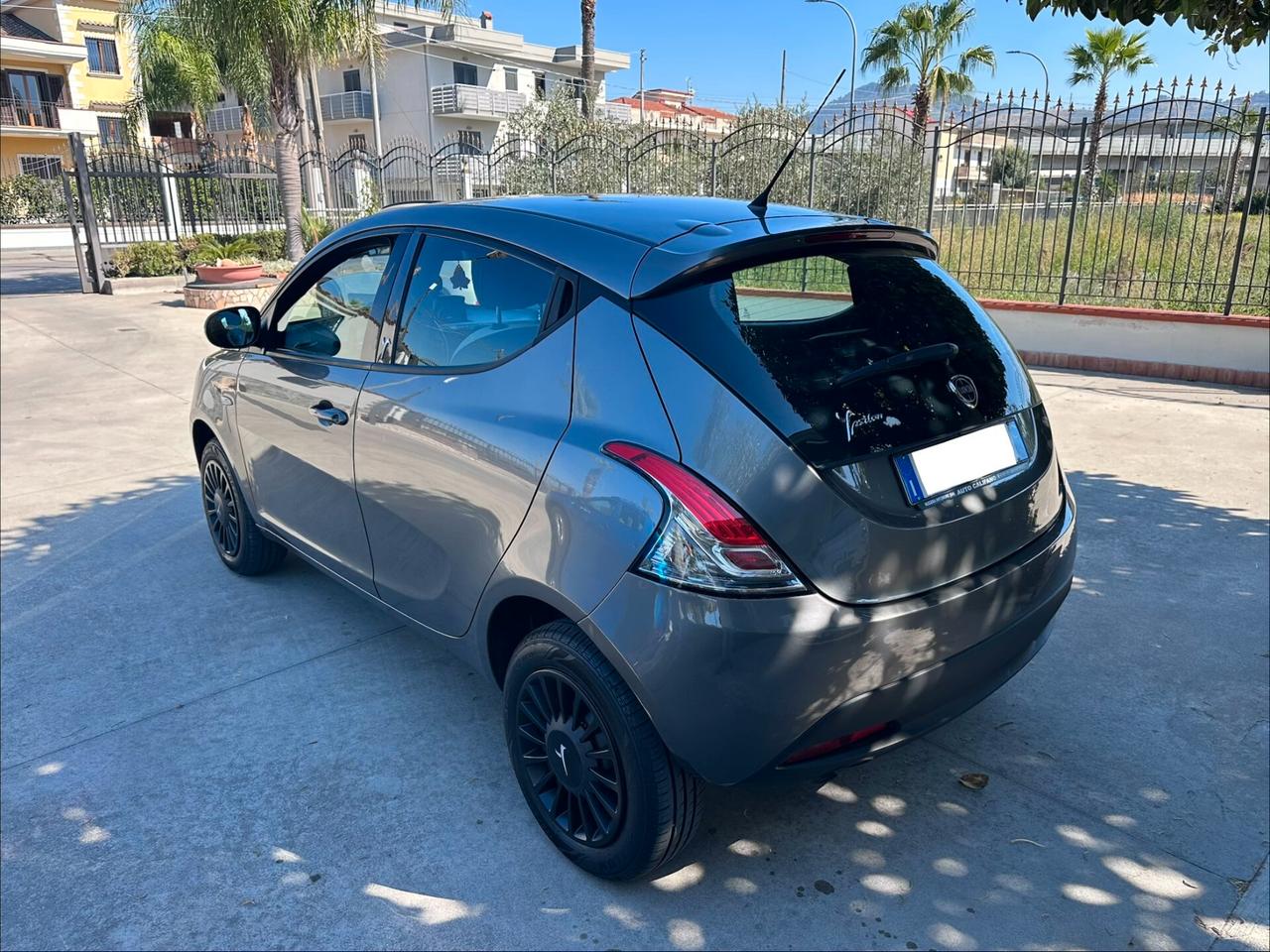 Lancia Ypsilon 0.9 TwinAir Metano – 08/2015