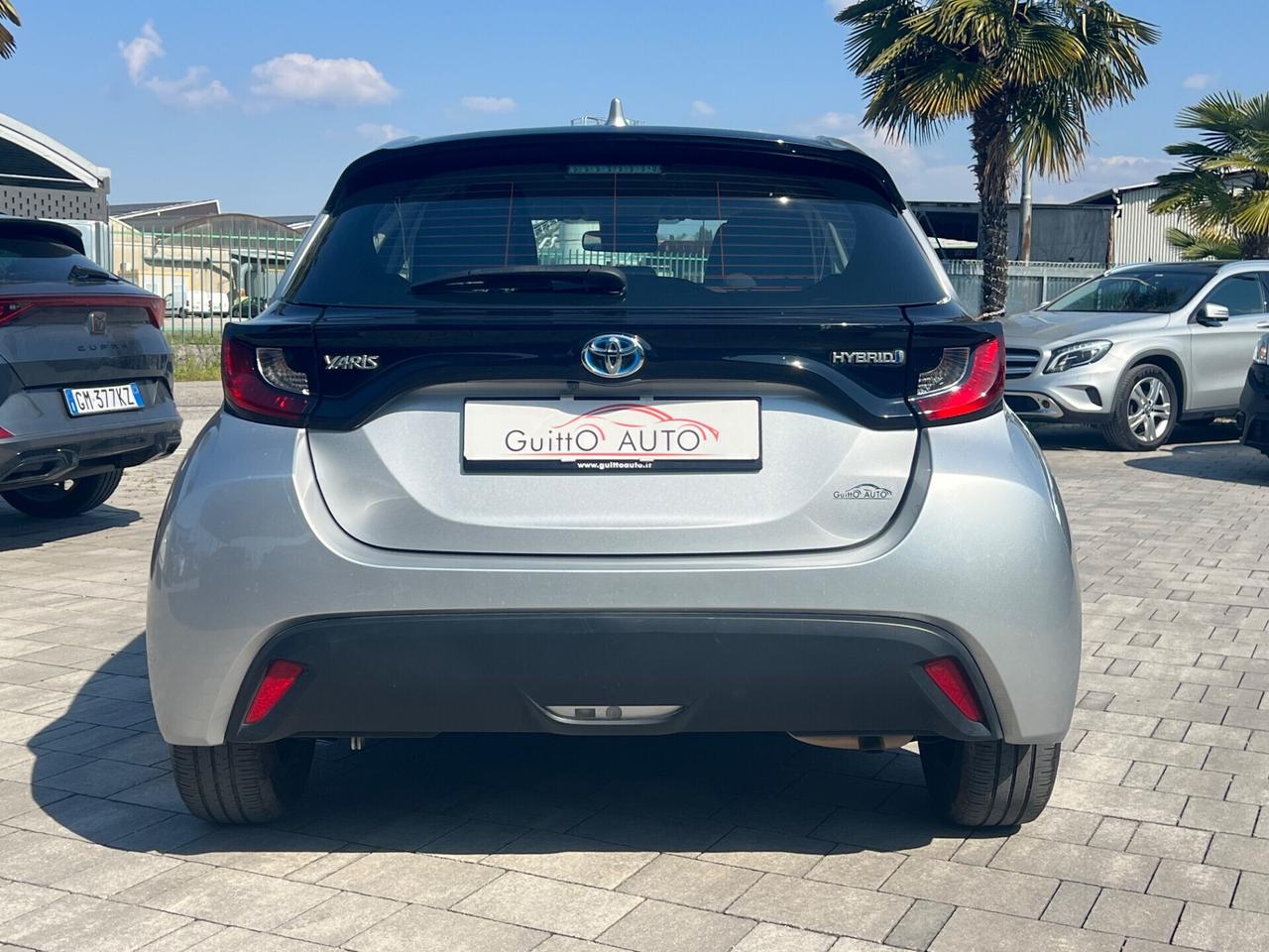 Toyota Yaris 1.5 Hybrid 5 porte Business FINANZIABILE