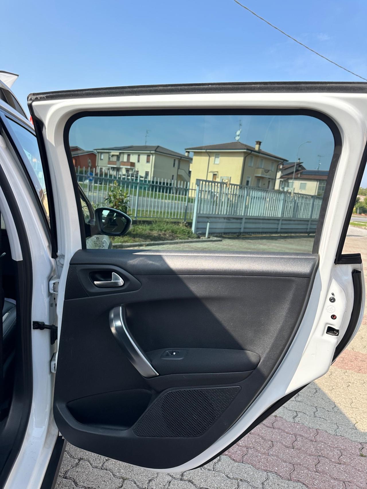 Peugeot 2008 PureTech 82 Allure