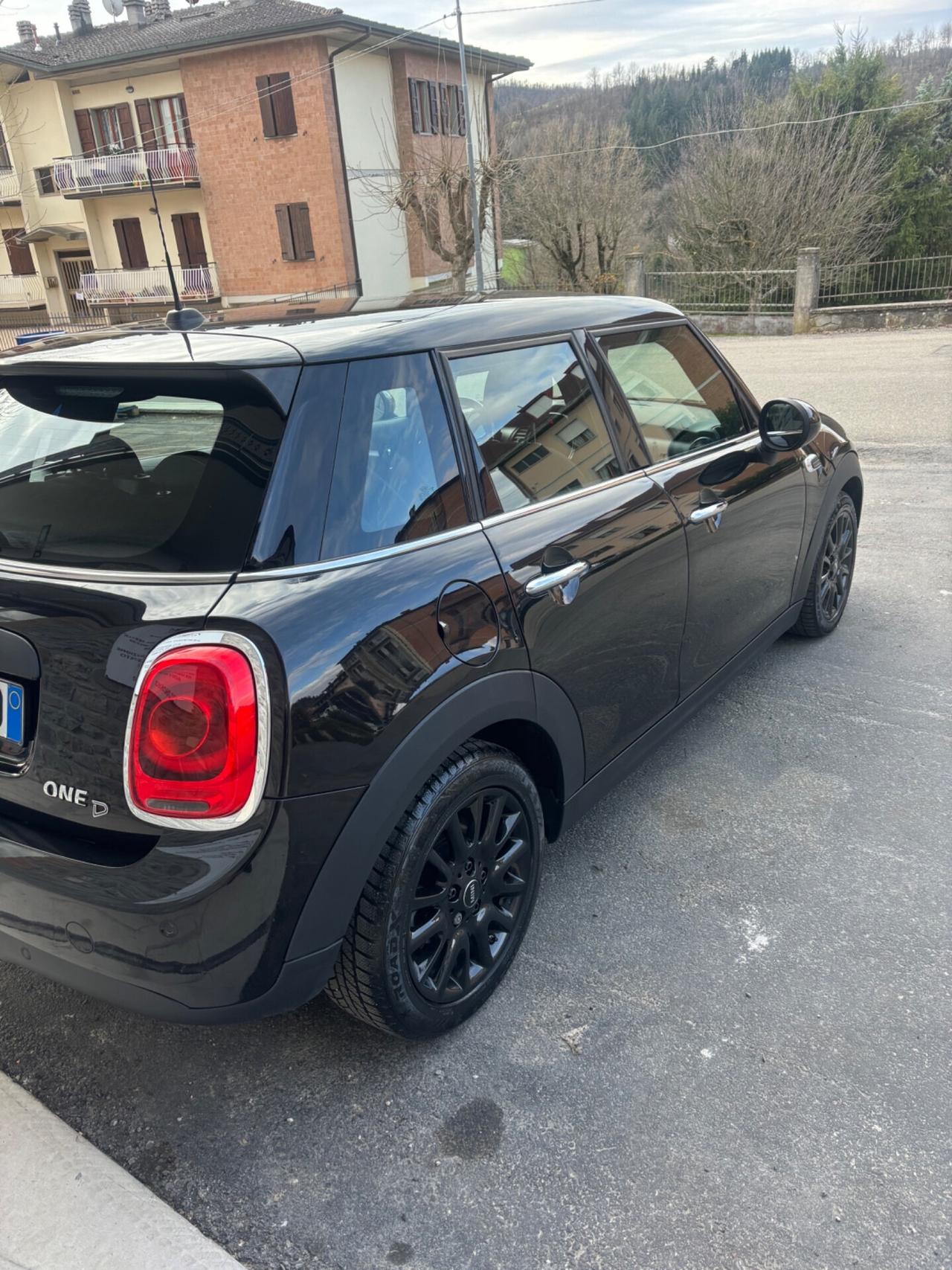 Mini 1.5 Cooper D 95cv NEOPATENTATI