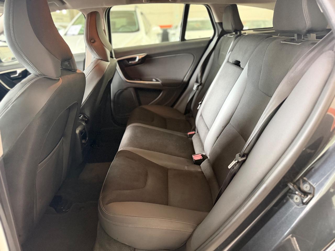 Volvo V60 D3 Geartronic Summum