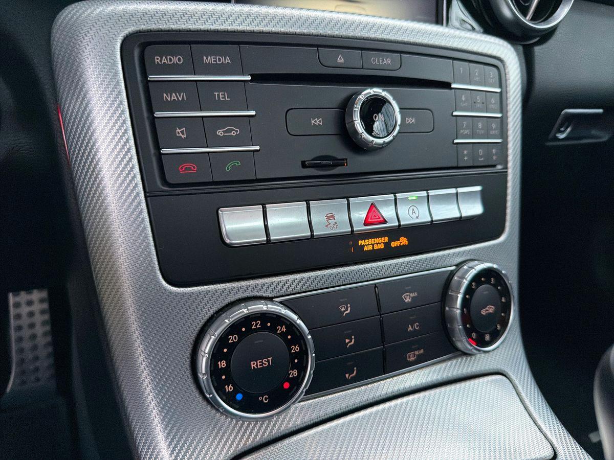 Mercedes-Benz SLC 180 AMG Line