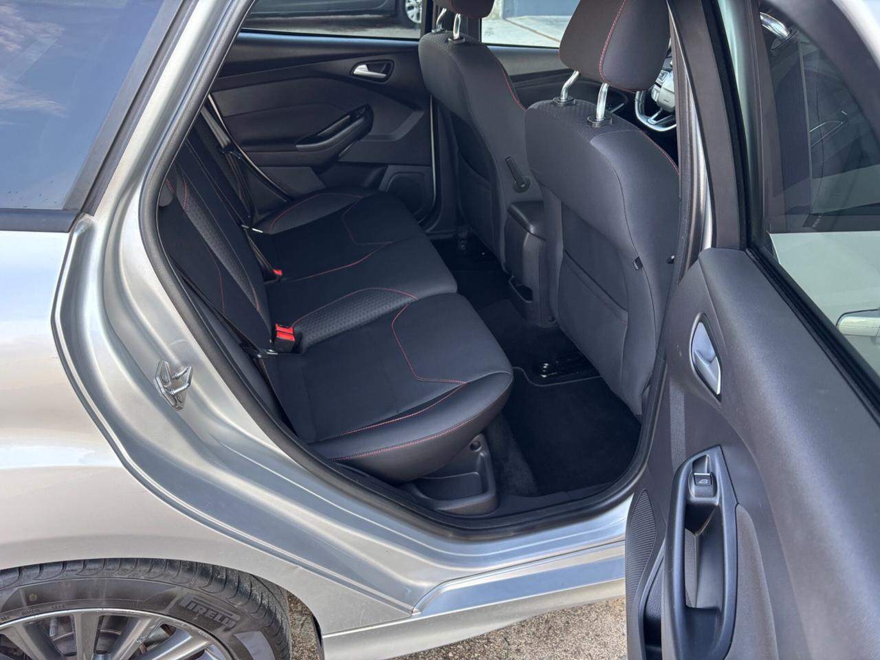 Ford Focus 1.5 TDCi ST Line. EURO 6B. Garanzia