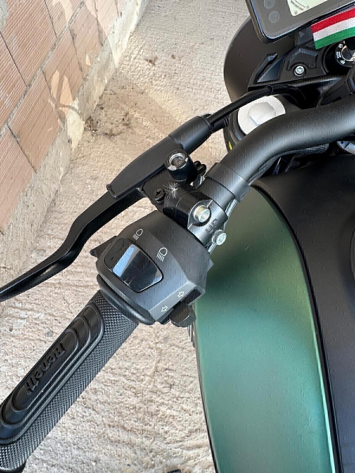 Benelli Leoncino 125