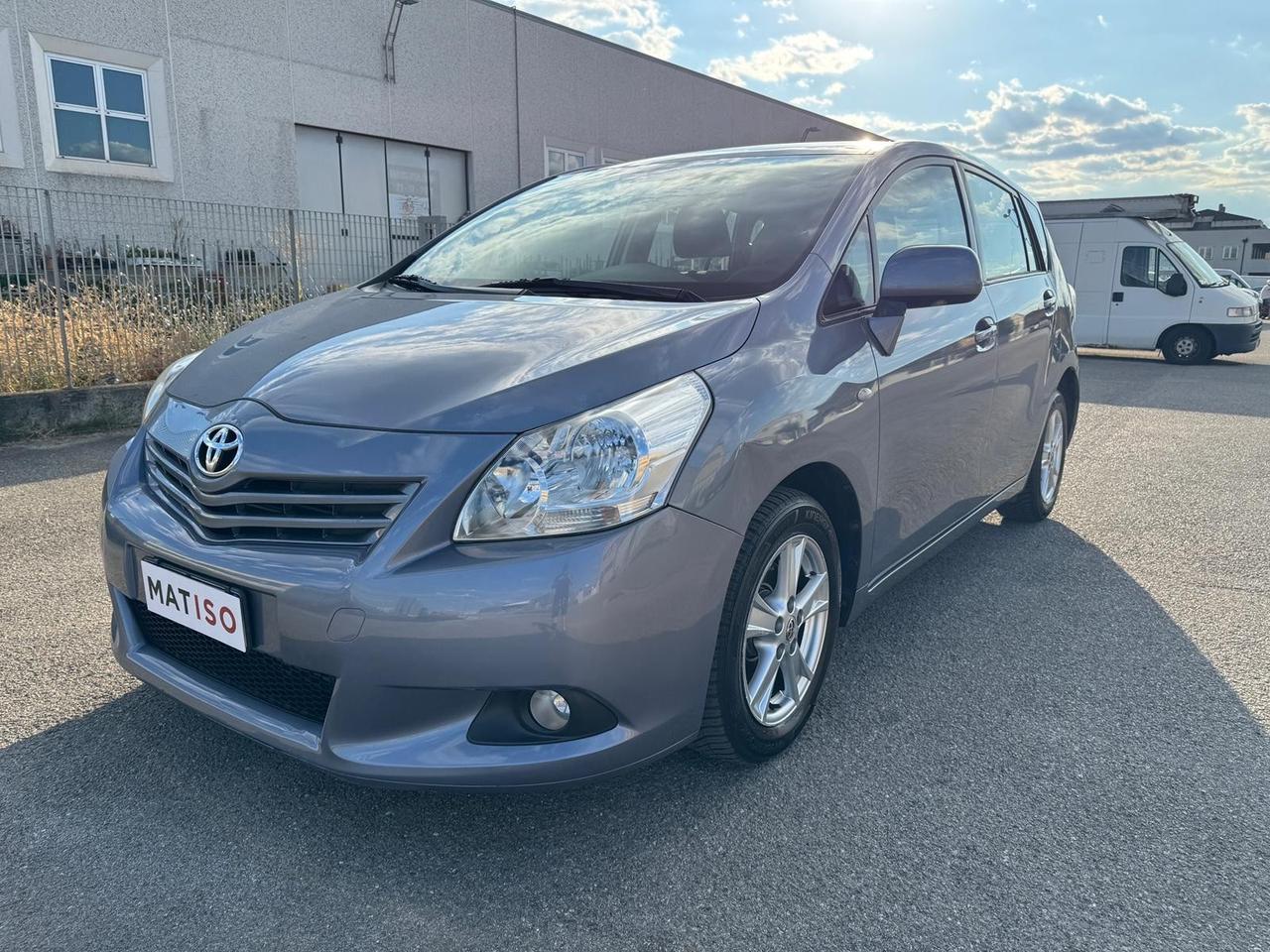 Toyota Verso 2.0 D Sol 146000 km GARANZIA 12 m