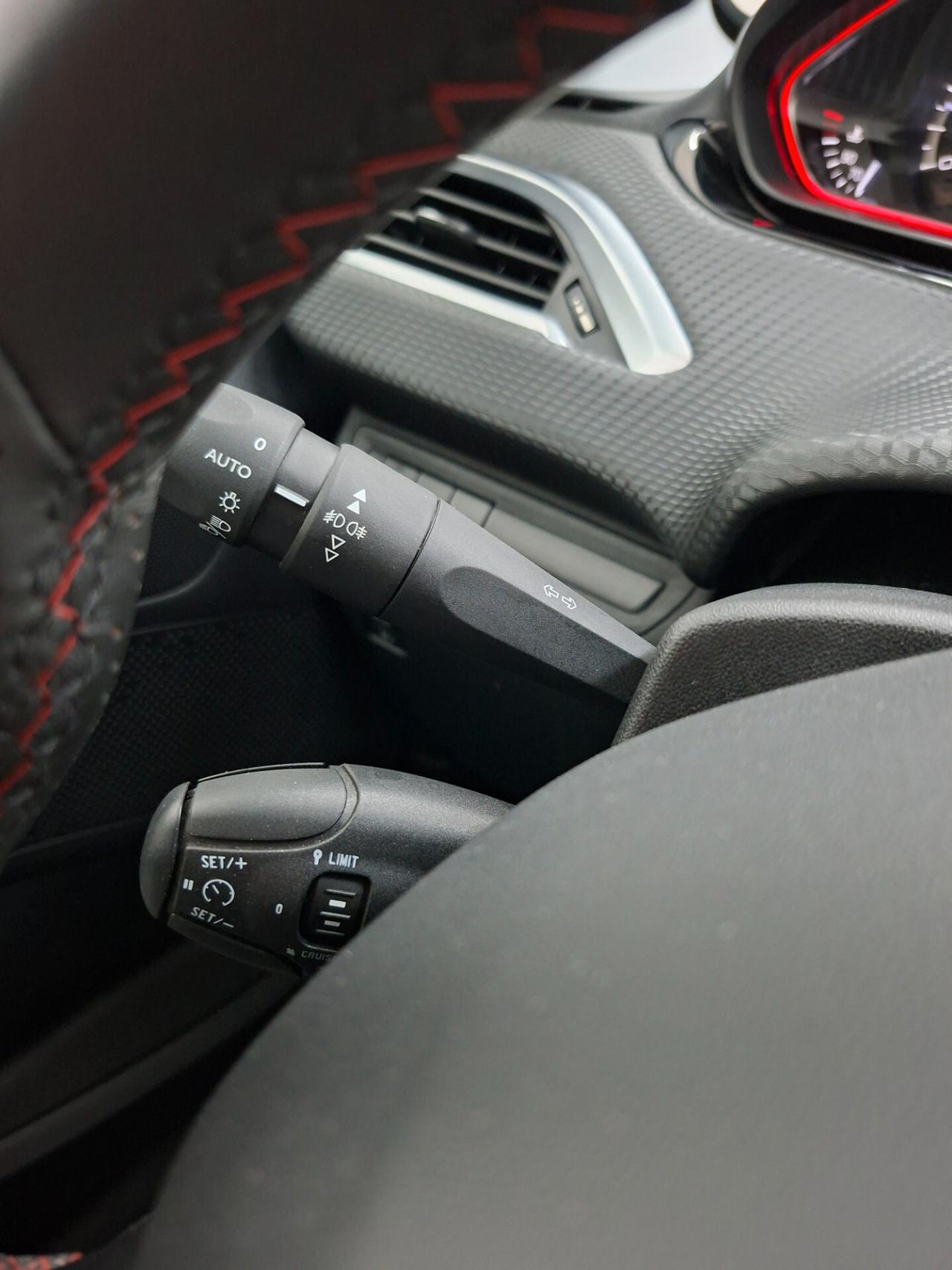 Peugeot 2008 1.6 BlueHDi 100cv GT Line
