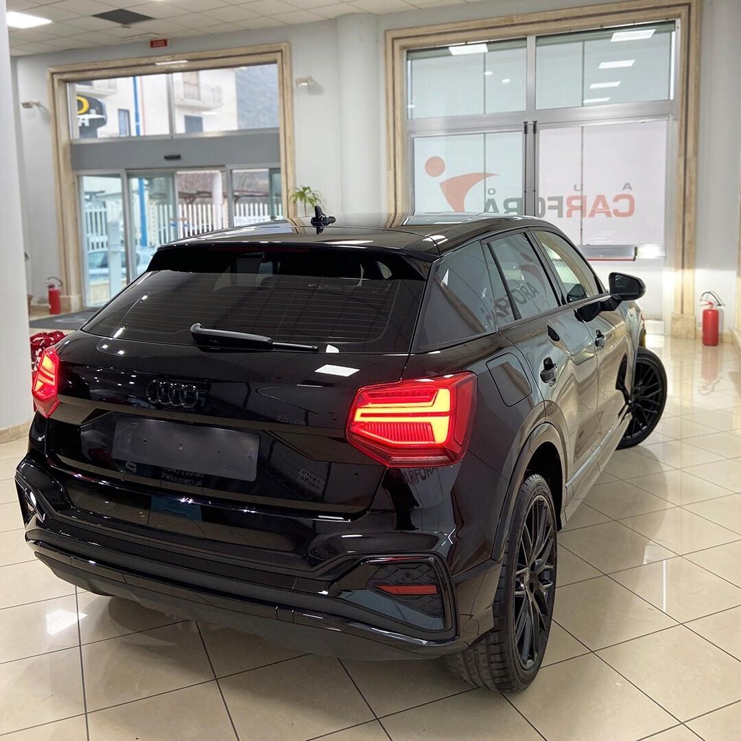 Audi Q2 35 TDI S tronic Identity Black