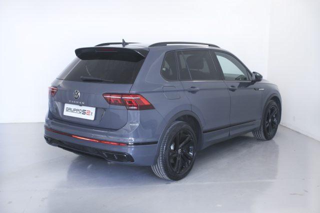 VOLKSWAGEN Tiguan 2.0 TDI 150 CV SCR DSG R-Line Black Pack/Matrix