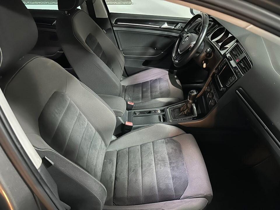 Volkswagen Golf 1.6 TDI 5p. Highline BlueMotion Technology