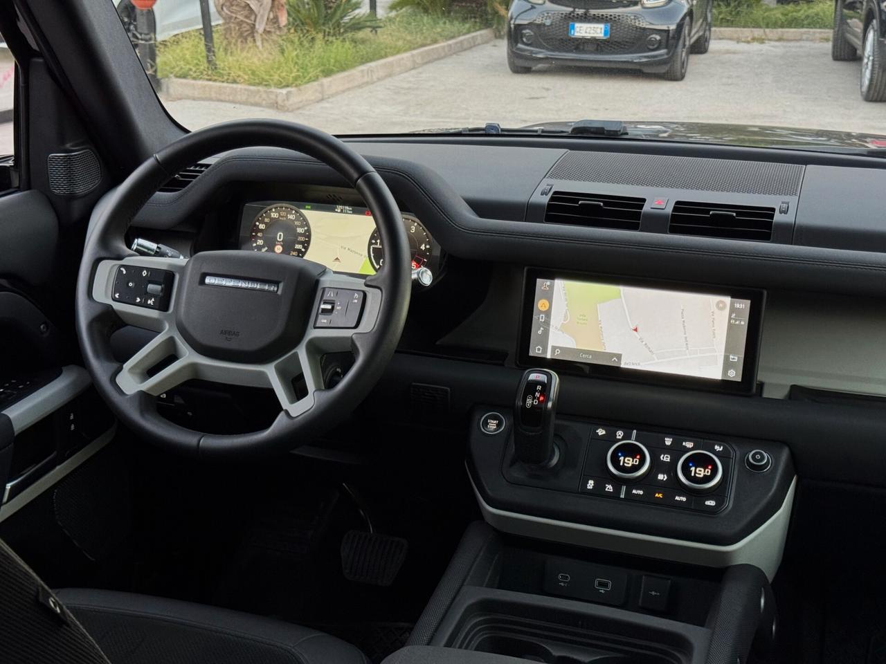 Land Rover Defender 90 3.0d i6 X-Dynamic 200CV TETTO