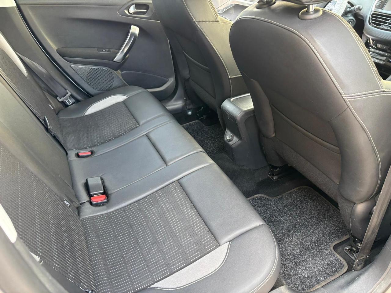 Peugeot 2008 1.6 e-HDi 92 CV Stop&Start Allure