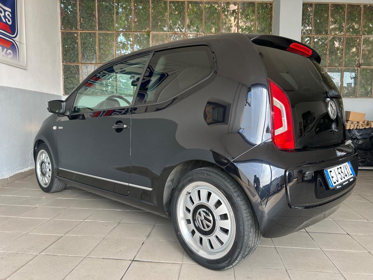 Volkswagen up! 1.0 75 CV 3p. black full.navi,bluetooth