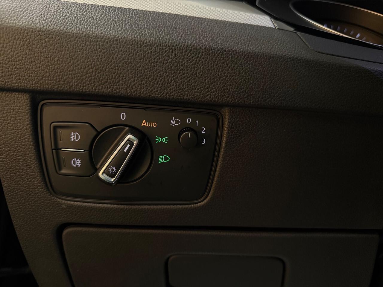 Volkswagen Passat Variant 2.0 TDI DSG Highline Blu