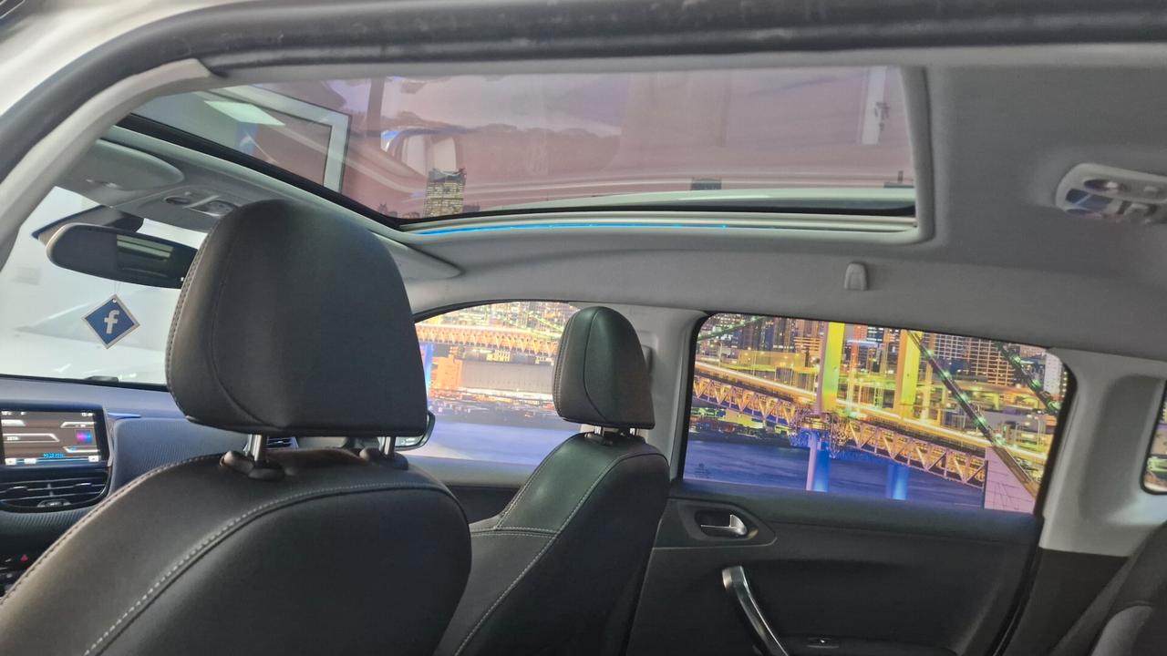 Peugeot 2008 1.6 e-HDi 115 CV Stop&Start Allure