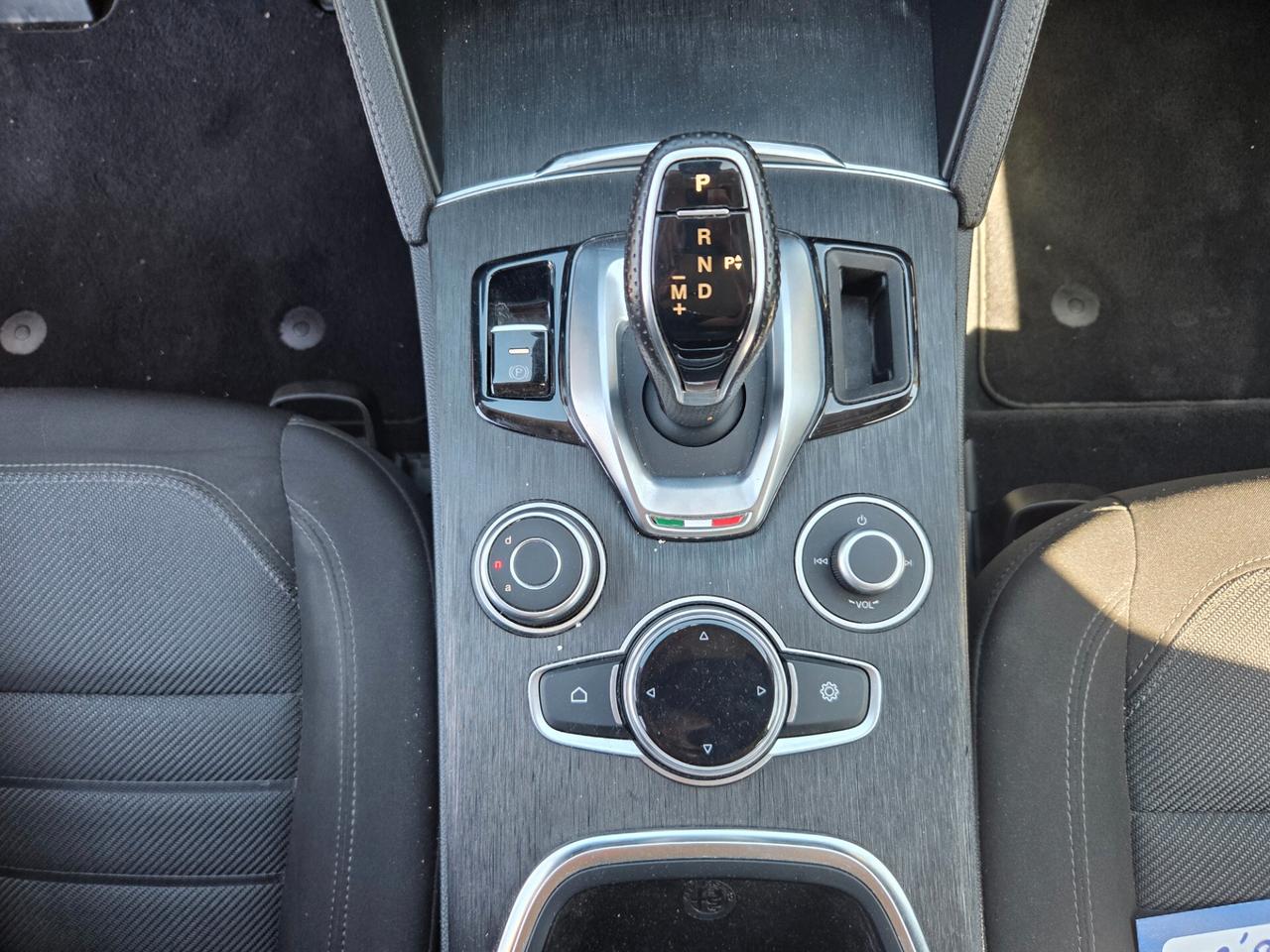 Alfa Romeo Stelvio 2.2 Turbodiesel 160 CV AT8 RWD Business