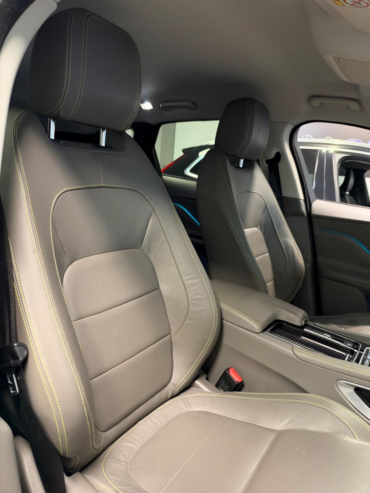 Jaguar F-Pace 2.0 D 180 CV AWD R-Sport