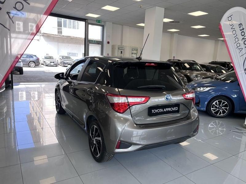 Toyota Yaris 1.5 Hybrid 5 porte Lounge Red/Bronze