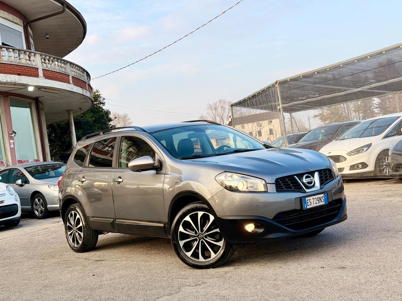 Nissan Qashqai 2013 1,6 dci 7 posti km 167,000 garanzia 12 mesi
