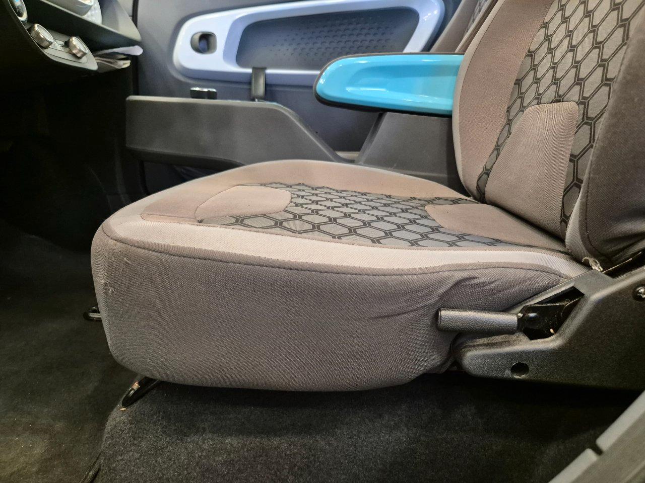 Xev Yoyo 32kWh Electric Blue