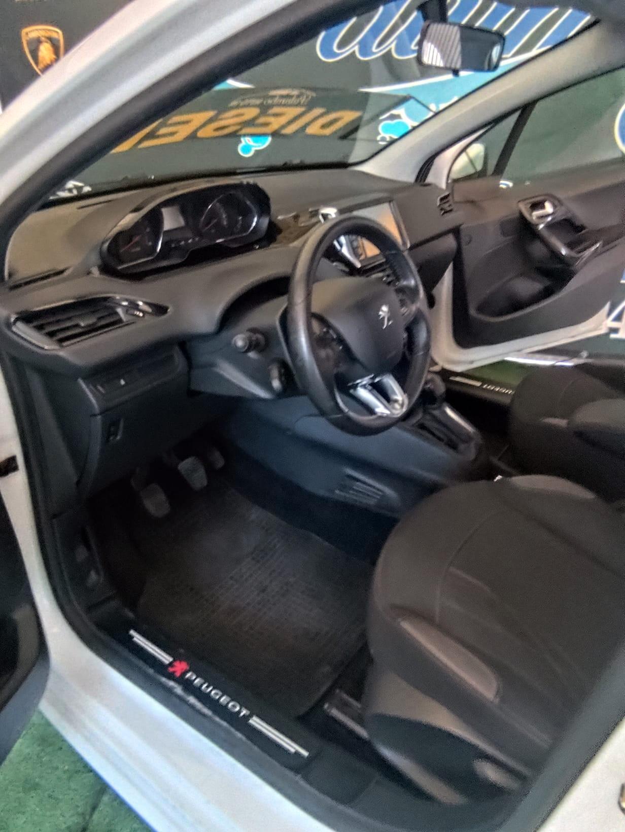 Peugeot 208 1.4 HDi 68 CV 5 porte Allure