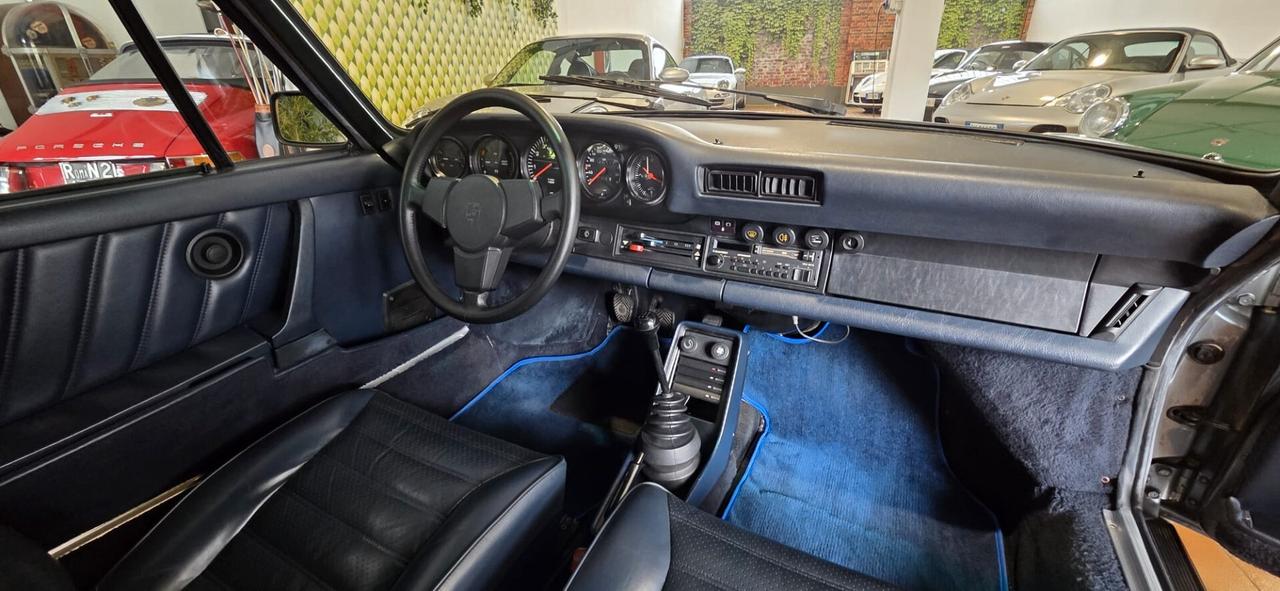 Porsche 911 Carrera 3.200 Cabriolet Asi Italia Book