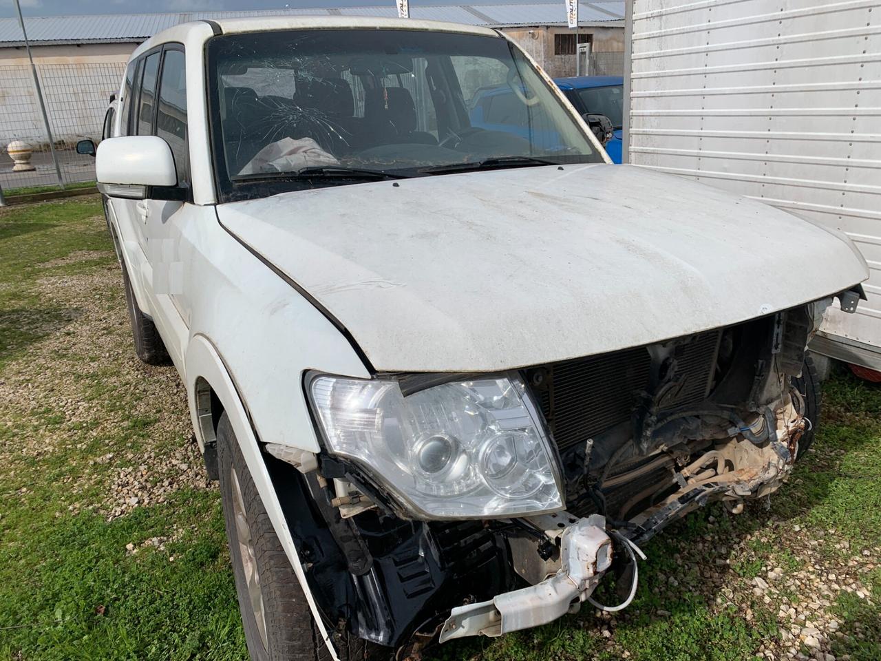 Mitsubishi Pajero 3.2 Diesel 4x4 Automatico SINISTRATO