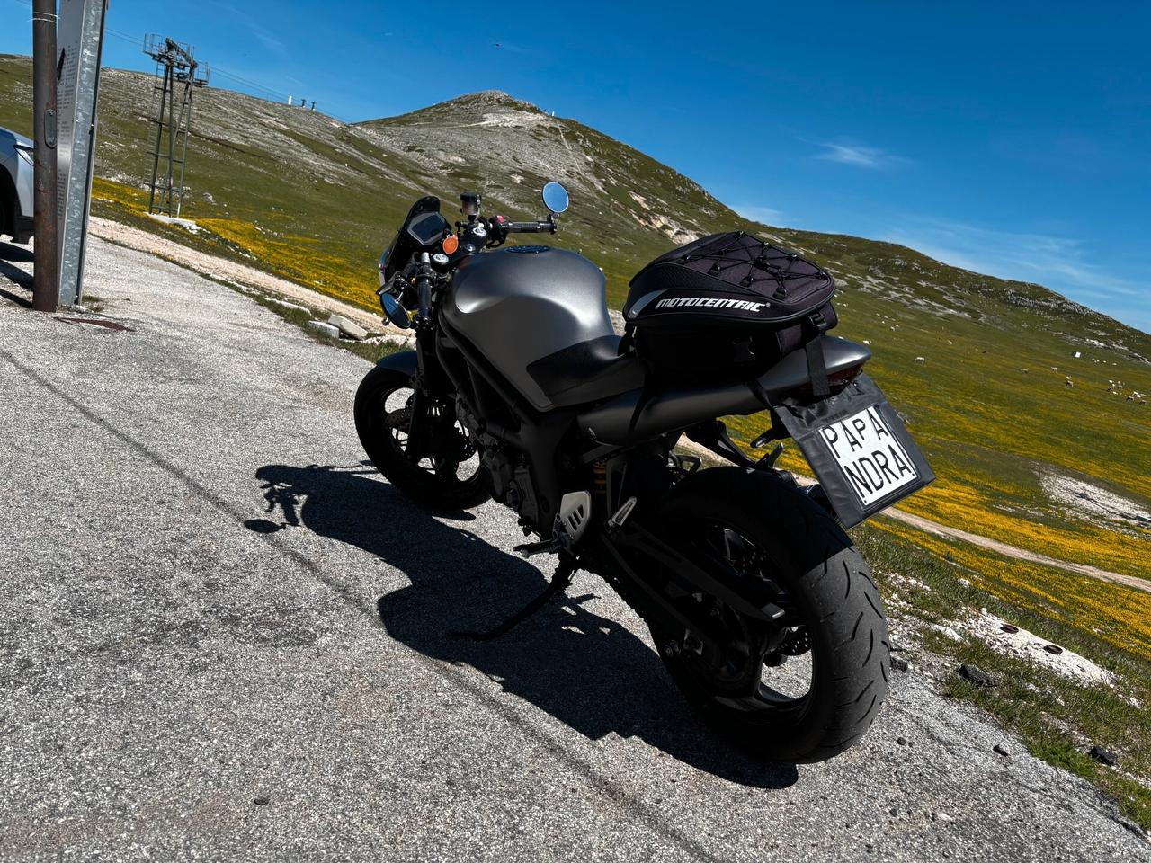 Cafe Racer su base Suzuki sv650 caffè ,scambler