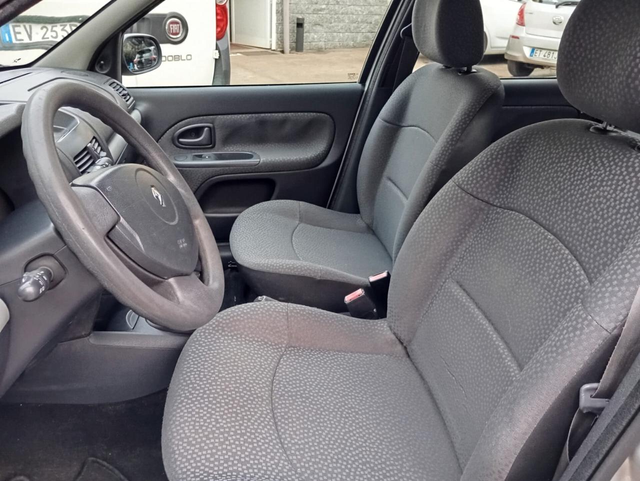 Renault Clio 1.2 16V 5 porte Dynamique