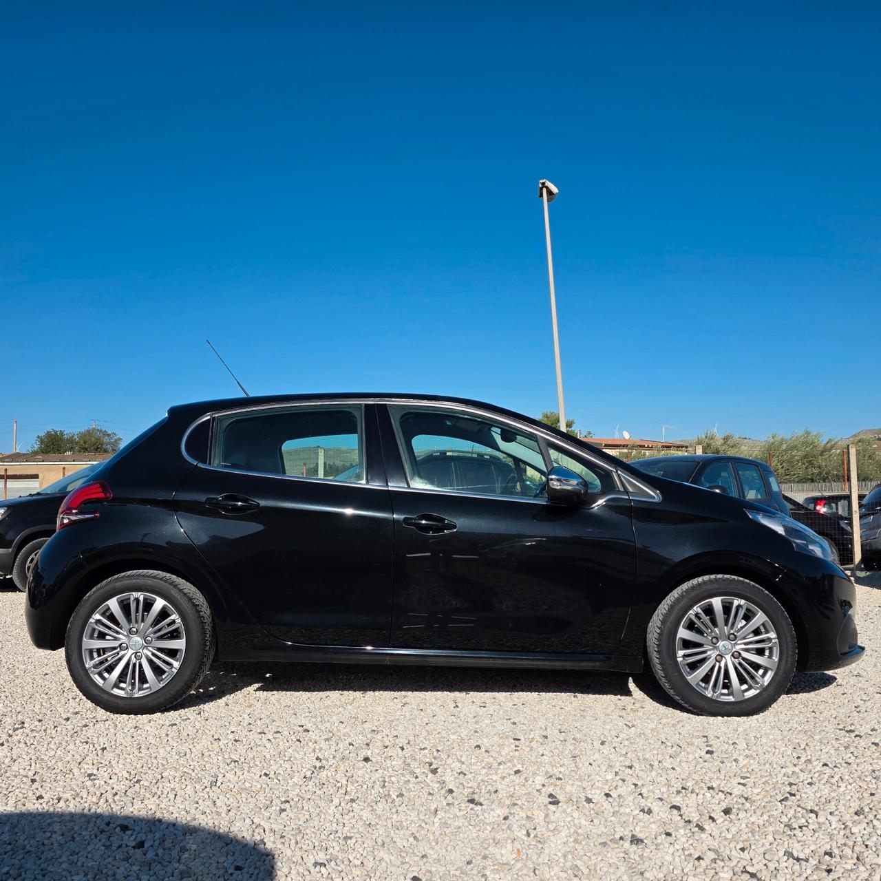 Peugeot 208 1.2 TURBO 110CV ALLURE