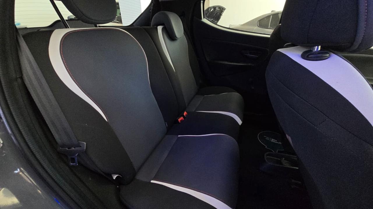 Lancia Ypsilon 1.2 69 CV 5 porte Elefantino